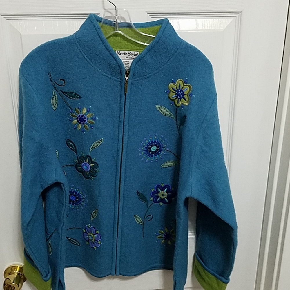 Women's long sleeved jacket